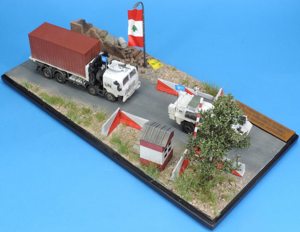 Diorama militaire personnalisé avec maquette industrielle