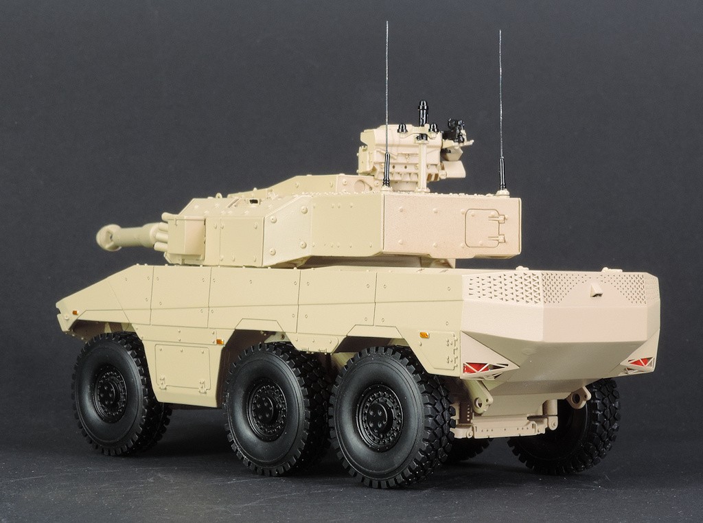 Vue arrière de la maquette militaire FENRIS réalisée en série limitée