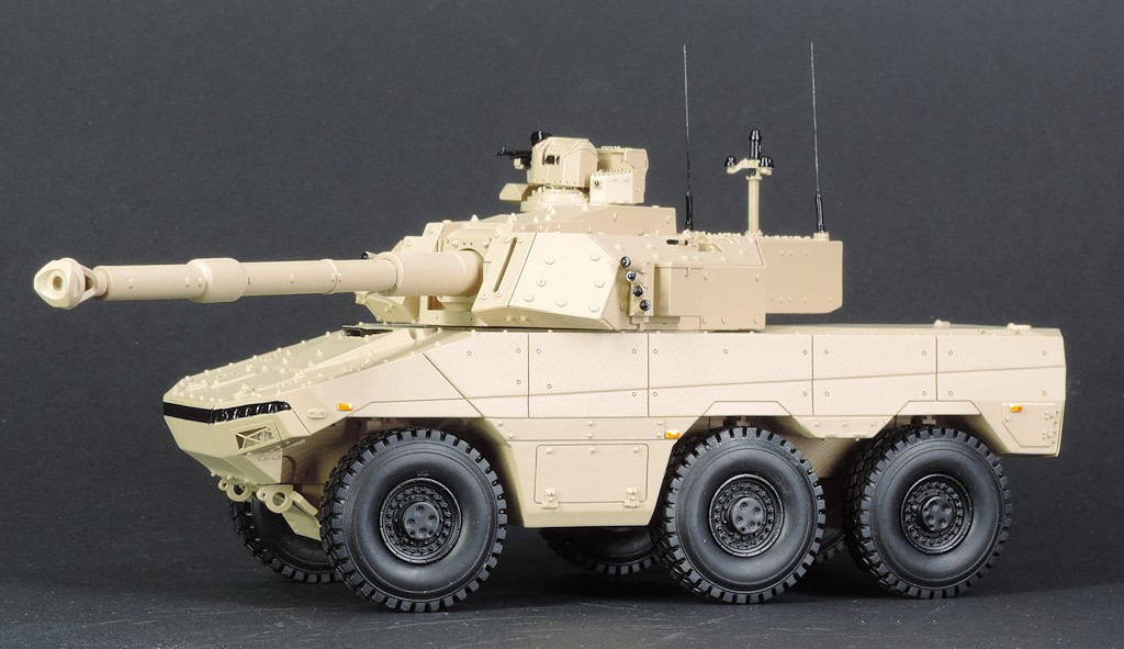 Tourelle Cockerill 3105 et canon de 105 mm reproduits sur la maquette FENRIS