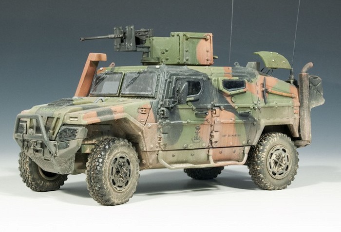 Vehiculo-blindado-del-ejercito-vamtac